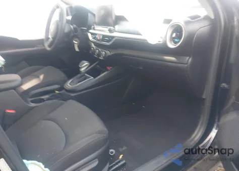 2021 Kia Forte Fe из США, поврежденный, VIN 3KPF24AD3ME404761